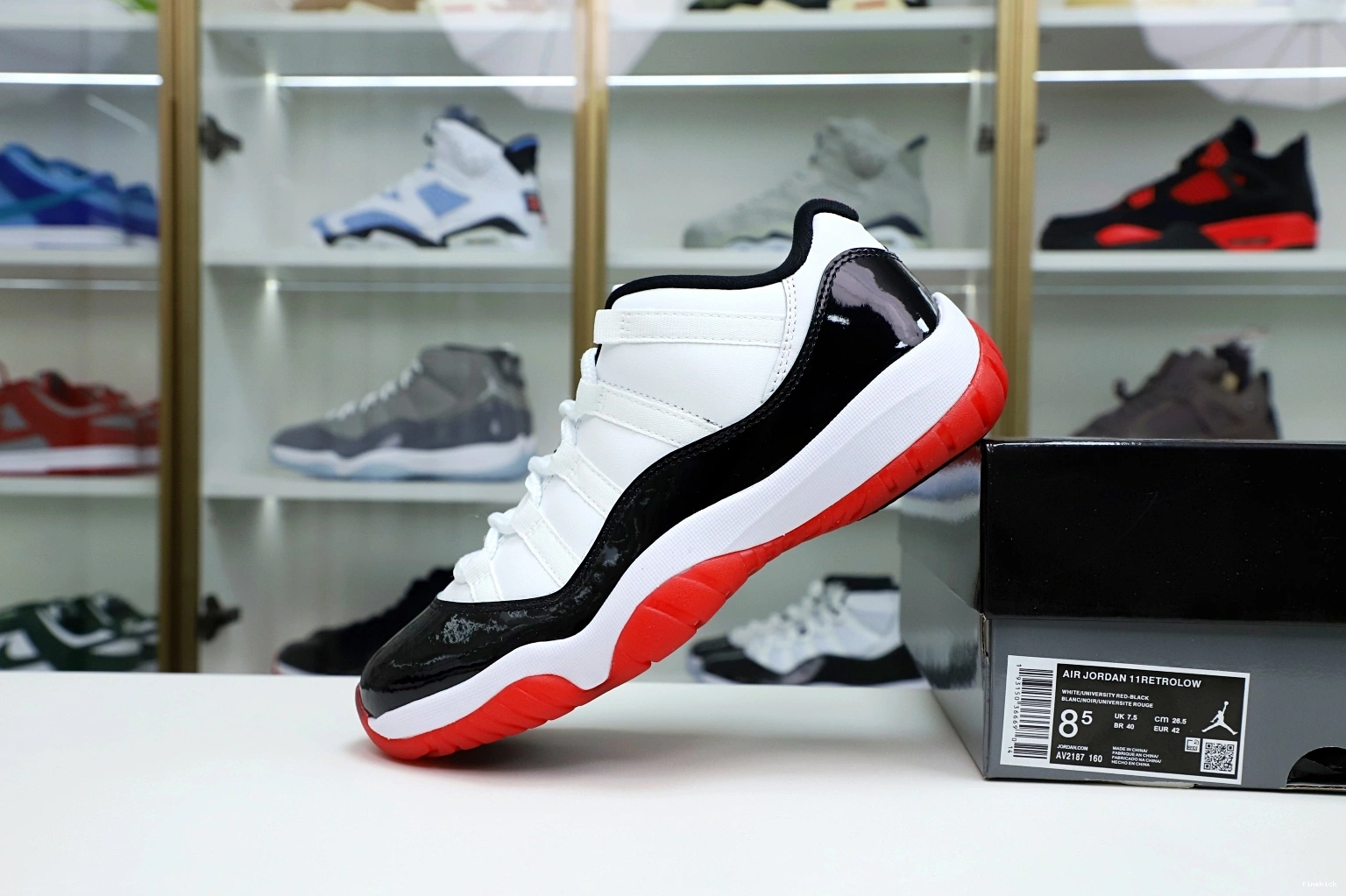 AIR WHITE 11 JORDAN BRED LOW 0716